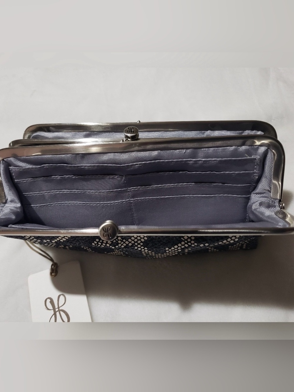 HOBO LAUREN CLUTCH.‎